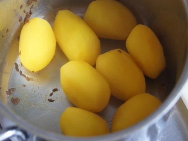 Rezept: Paprikagemüse mit Puten-Ministeaks und gelben Kartoffeln Bild Nr. 11 Paprikagemüse mit Puten-Ministeaks und gelben Kartoffeln - Rezept - Bild Nr. 11