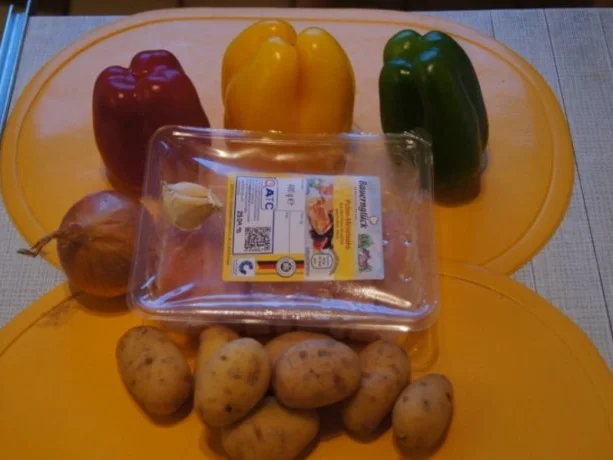 Rezept: Paprikagemüse mit Puten-Ministeaks und gelben Kartoffeln Bild Nr. 2 Paprikagemüse mit Puten-Ministeaks und gelben Kartoffeln - Rezept - Bild Nr. 2