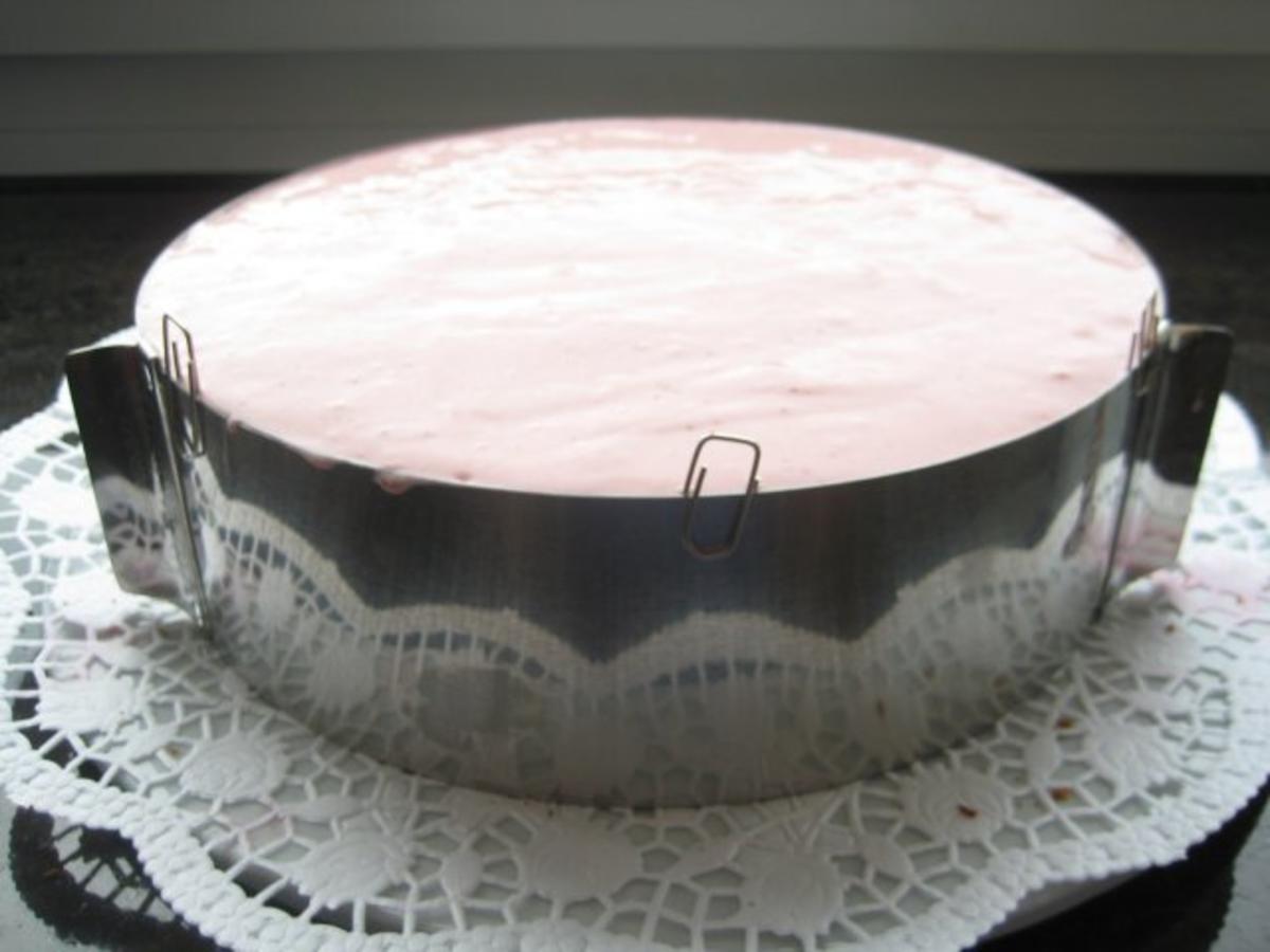 Erdbeercreme Torte - Rezept mit Bild - kochbar.de