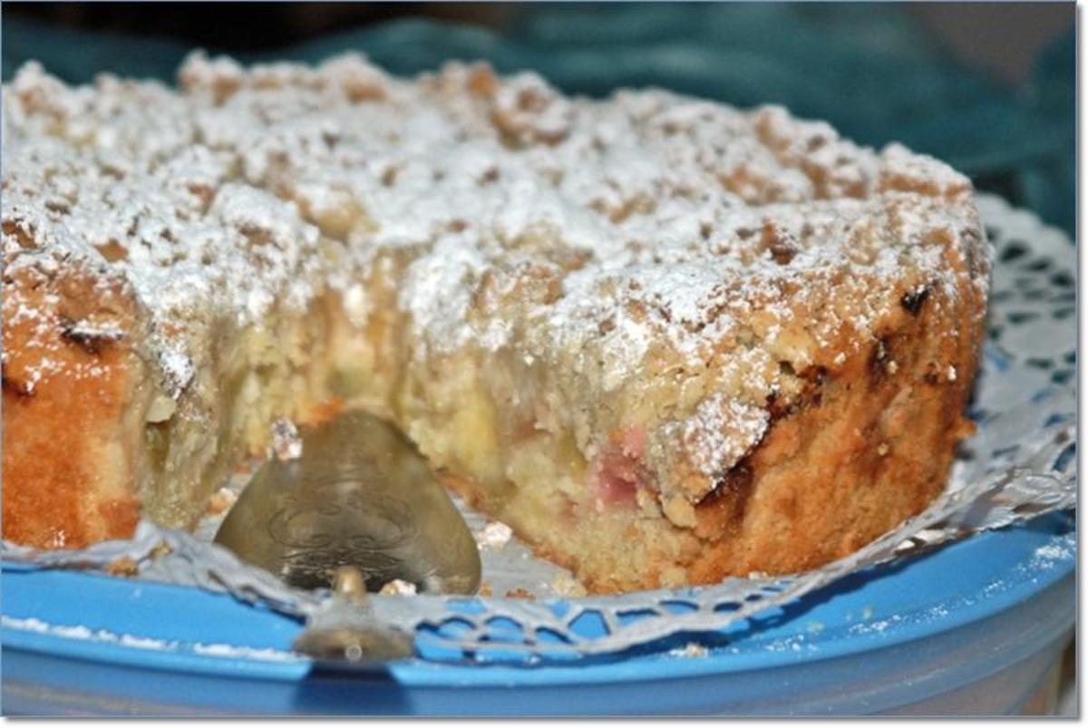 Rhabarberkuchen mit Knusperstreuseln - Rezept von Wolkenwirbel