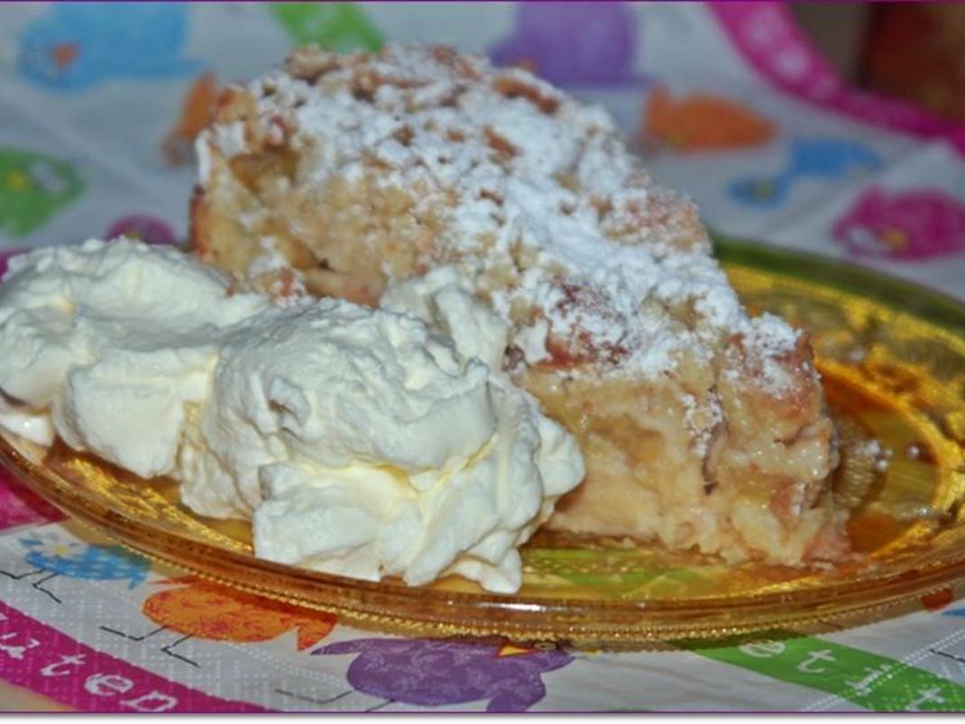 Rhabarberkuchen mit Knusperstreuseln - einfach - 253 kcal/100g