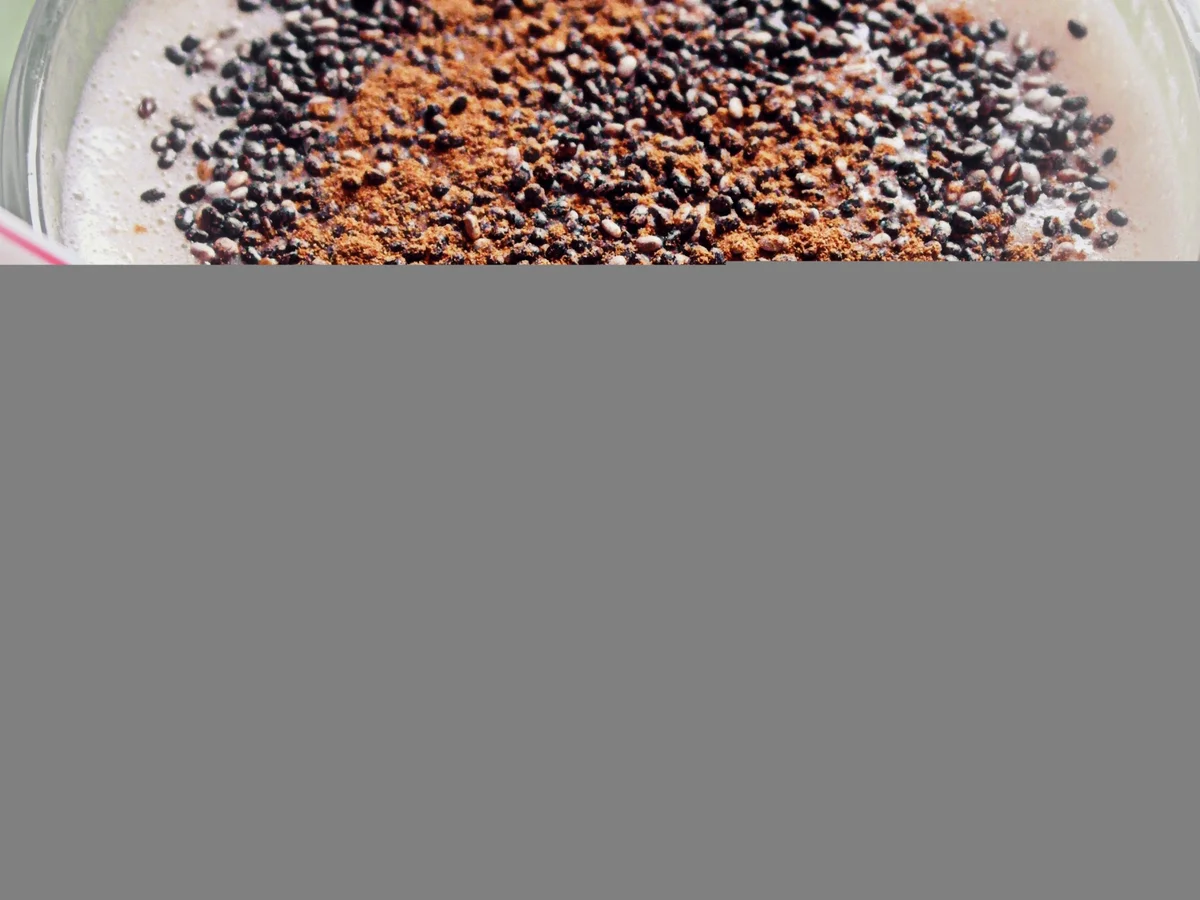 Getränk: Gesunder Bananen-Milch-Shake mit Chia-Samen, Eiweißpulver und Leinöl - Rezept - Bild Nr. 75