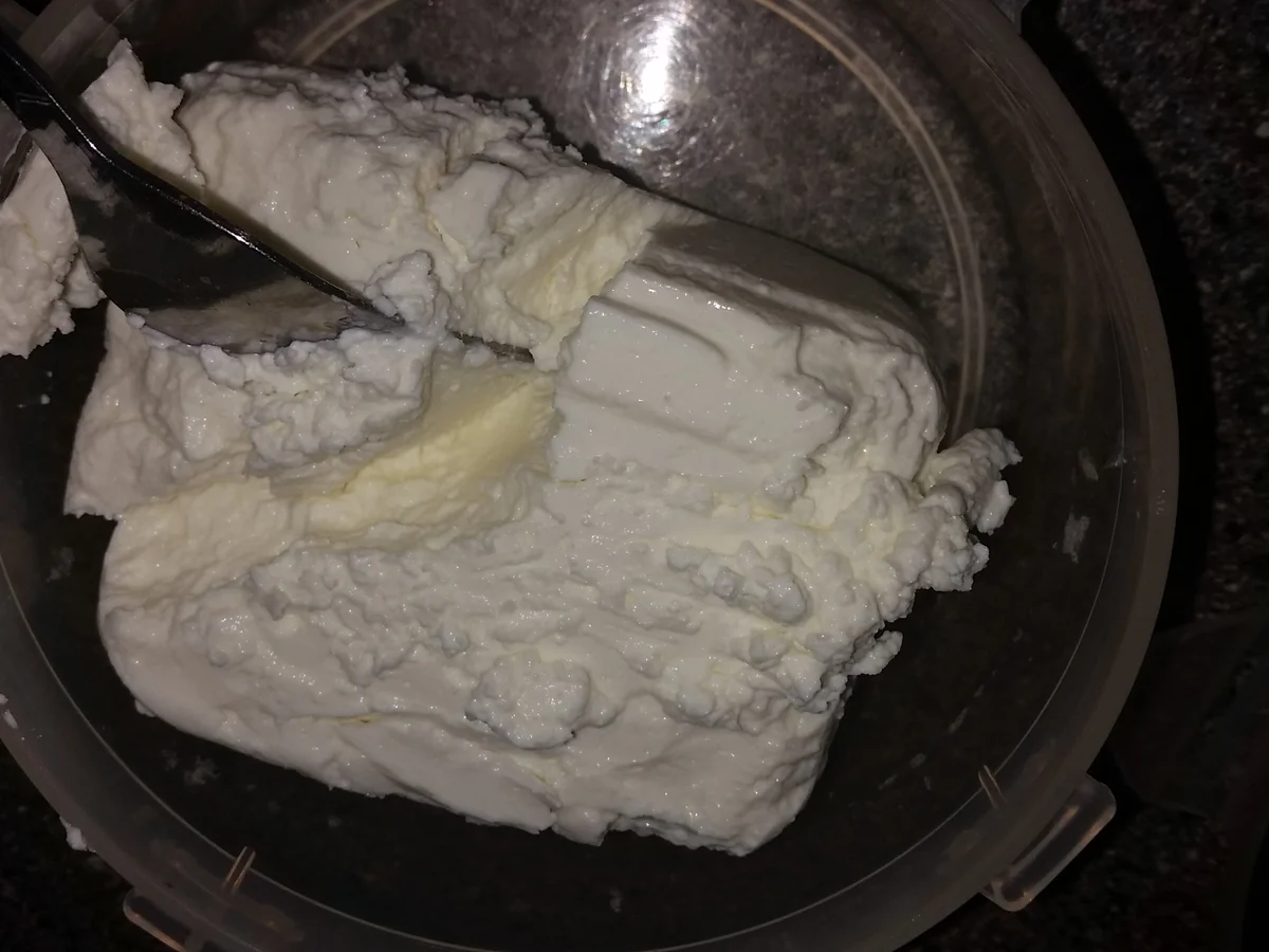 Rezept: Dips, Crems & Saucen: Quark mit Bärlauch und Meerettich Bild Nr. 59 Dips, Crems & Saucen: Quark mit Bärlauch und Meerettich - Rezept - Bild Nr. 59