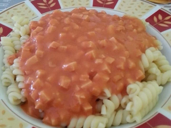 Rezept: Nudeln mit Tomatensauce a la Stella Bild Nr. 76 Nudeln mit Tomatensauce a la Stella - Rezept - Bild Nr. 76