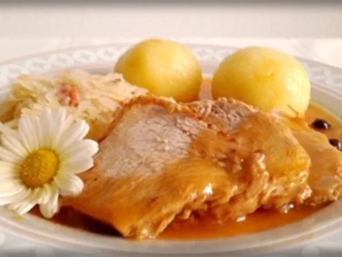 Saftiger Kalbsbraten mit Kartoffelklöße in einer feinen Bratensauce - Rezept - Bild Nr. 94