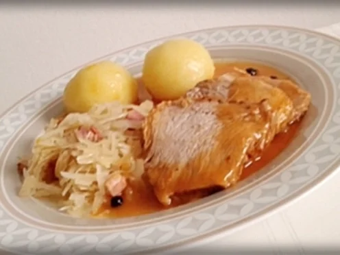 Saftiger Kalbsbraten mit Kartoffelklöße in einer feinen Bratensauce - Rezept - Bild Nr. 92