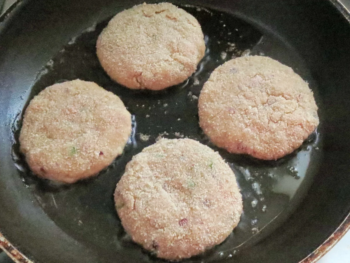 Kochen: Lachs-Frikadellen mit Kartoffeln - Rezept - Bild Nr. 85