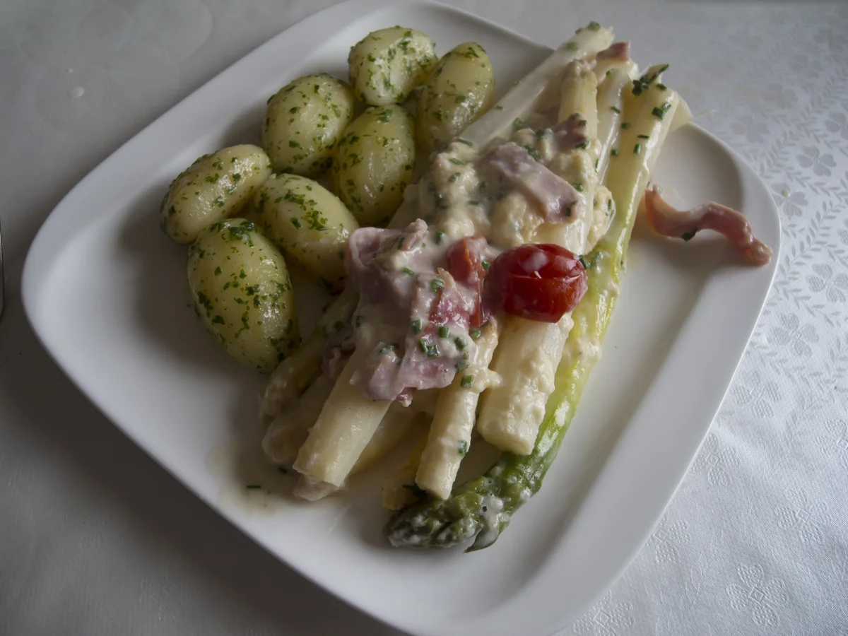Spargel-Gratin mit Petersilienkartoffeln - Rezept - Bild Nr. 97