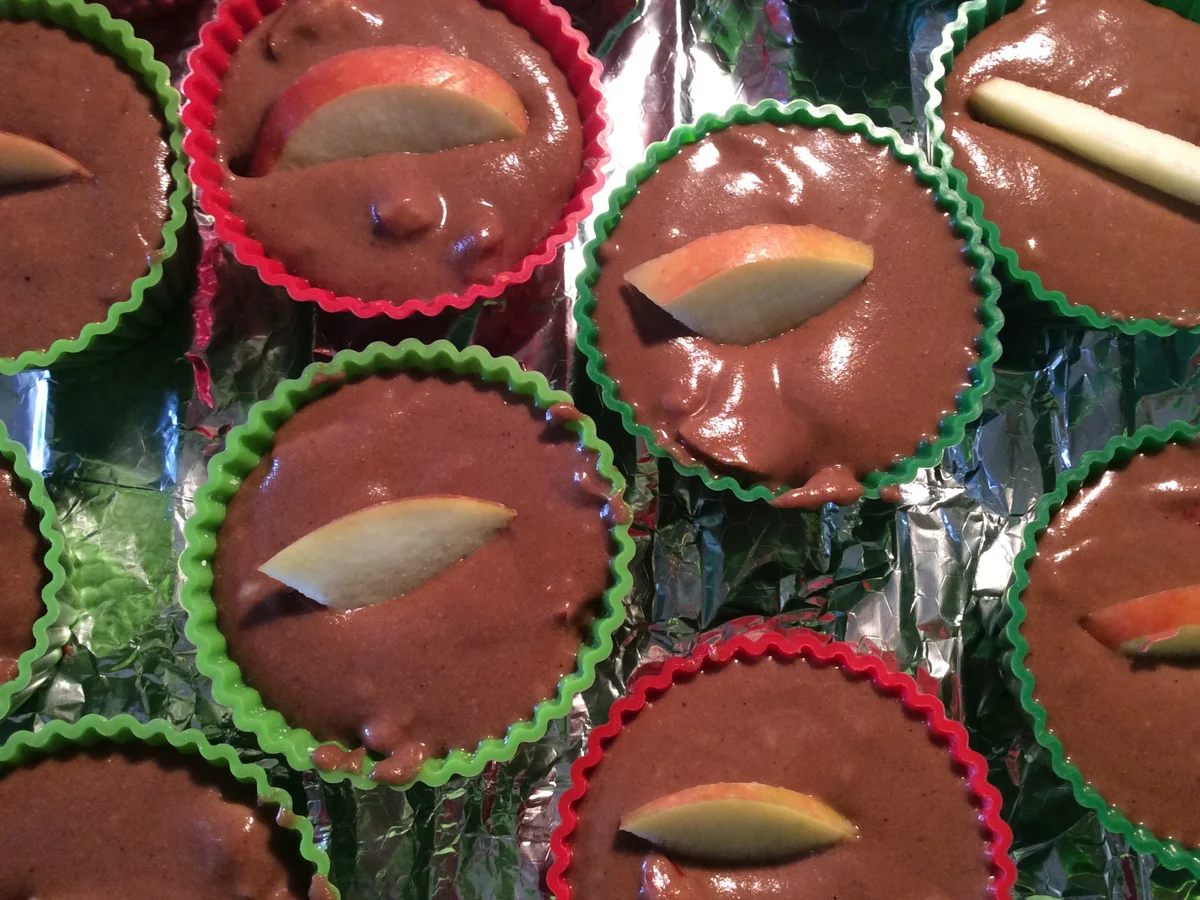 Rezept: Schoko-Apfel-Erdmandel-Muffins Bild Nr. 97 Schoko-Apfel-Erdmandel-Muffins - Rezept - Bild Nr. 97