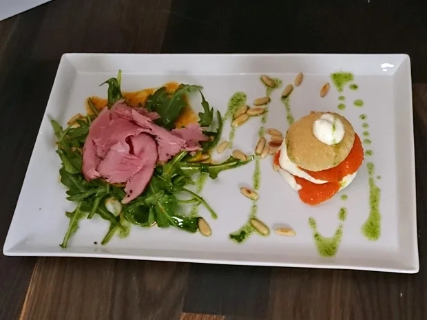 Millefeuille von Paprikagelee und Ziegenfrischkäsemousse mit Schweinefilet - Rezept - Bild Nr. 40