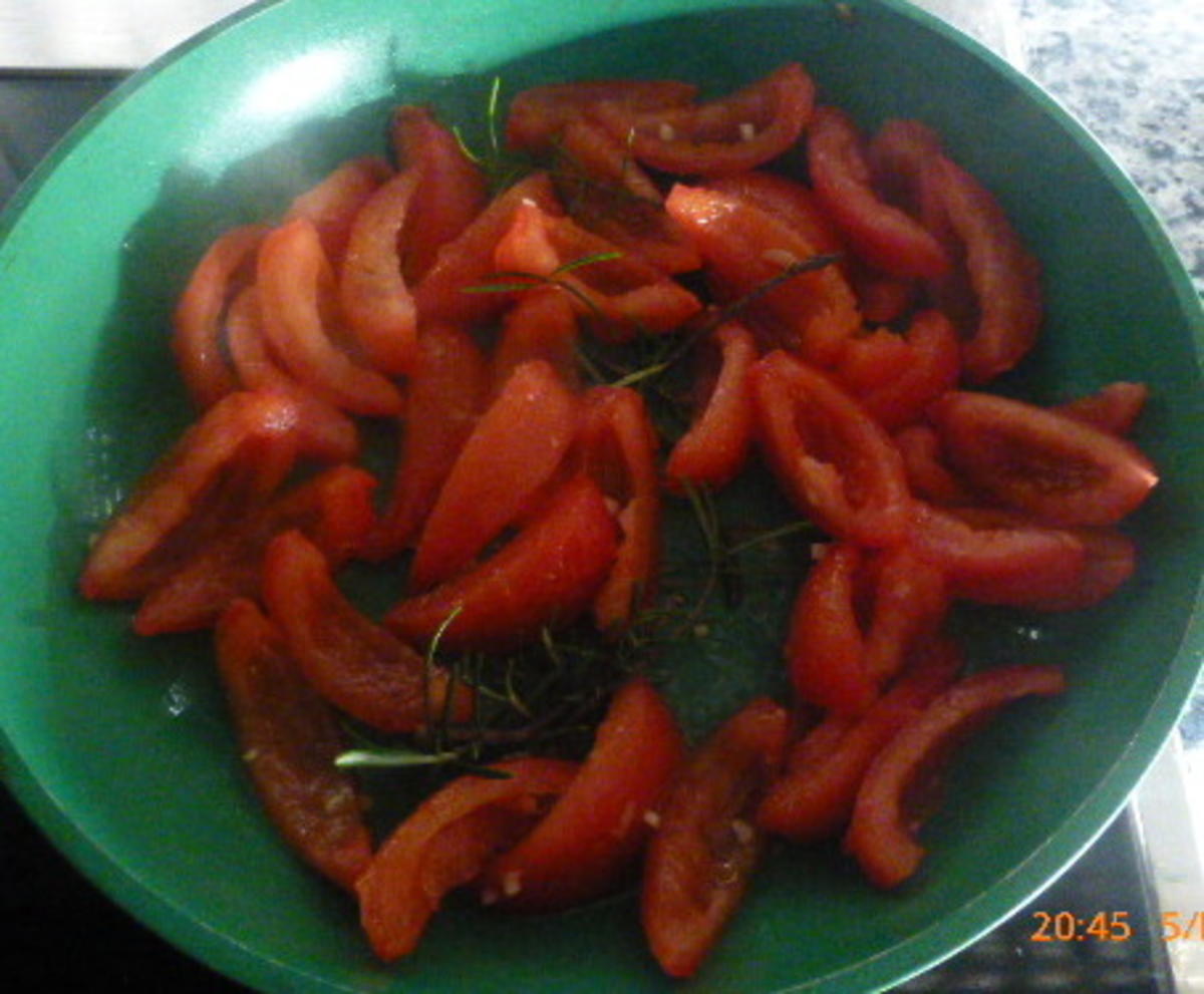 Zander mit geschmolzenen Tomaten und Buttermilchschaum - Rezept - Bild Nr. 48