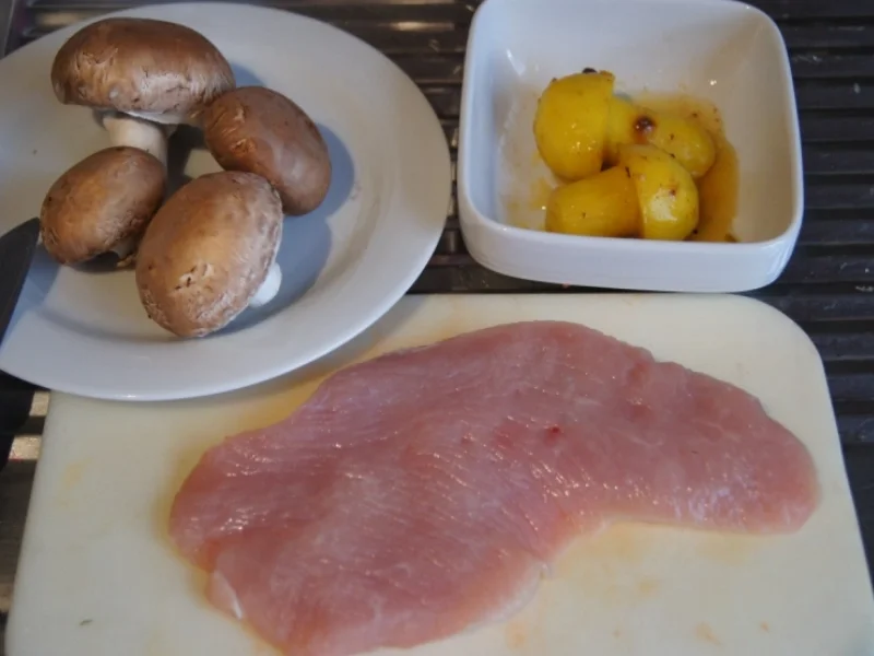 Putenschnitzel mit braunen Champignons und gebratenen Kartoffelpilzen - Rezept - Bild Nr. 30