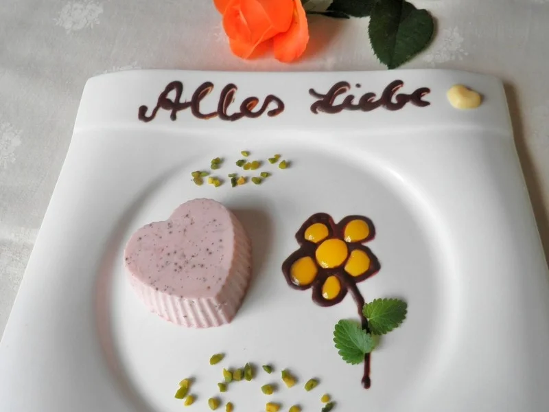 Rezept: Erdbeer Panna Cotta mit Mangosauce ... Bild Nr. 16 Erdbeer Panna Cotta mit Mangosauce ... - Rezept - Bild Nr. 16