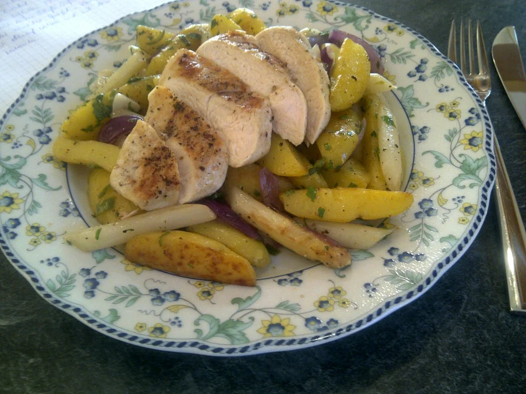 Rezept: Spargel-Kartoffel-G'röstl mit gedämpftem Lachs (oder mit gebackener Hähnchenbrust) Bild Nr. 38 Spargel-Kartoffel-G'röstl mit gedämpftem Lachs (oder mit gebackener Hähnchenbrust) - Rezept - Bild Nr. 38