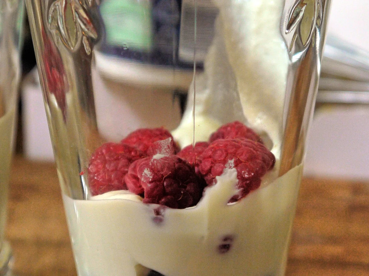 Rezept: Pistazien-Ricotta, frische Beeren, Schokolade Bild Nr. 28 Pistazien-Ricotta, frische Beeren, Schokolade - Rezept - Bild Nr. 28