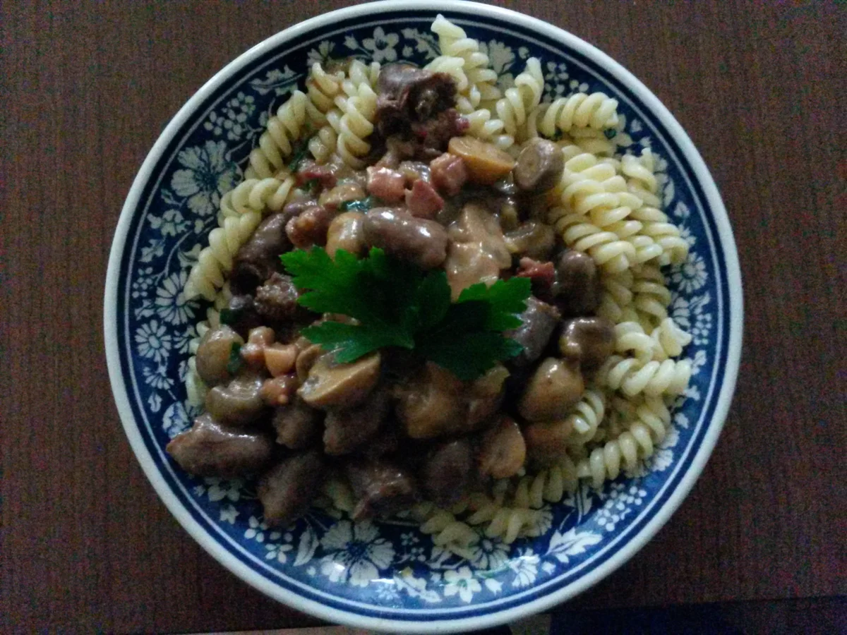 Hühnerherzen mit Champignons, Speck und Zwiebeln - Rezept - Bild Nr. 25