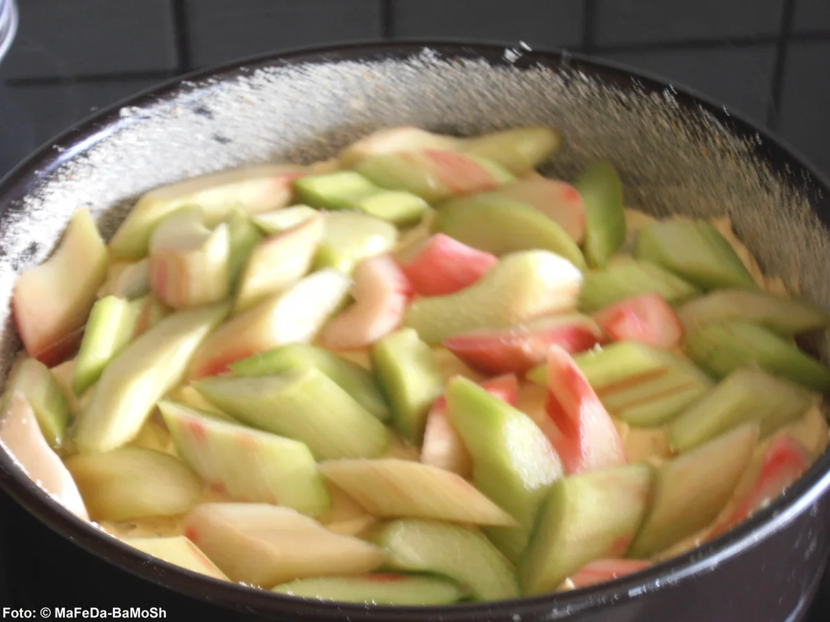 Rezept: Rhabarber-Joghurt-Kuchen Bild Nr. 16 Rhabarber-Joghurt-Kuchen - Rezept - Bild Nr. 16