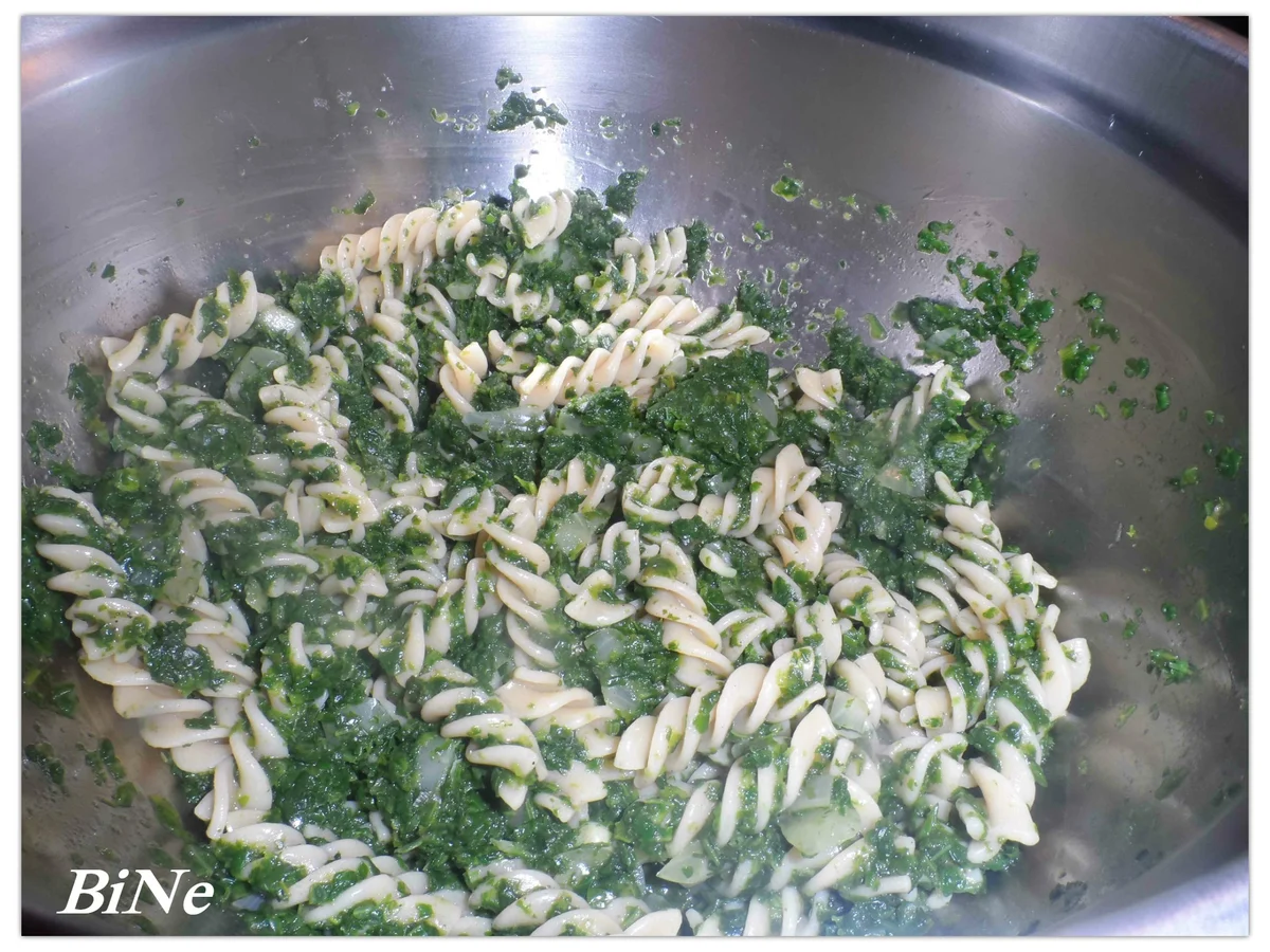 Rezept: BiNe` S HAEHNCHEN PASTA SPINAT AUFLAUF Bild Nr. 20 BiNe` S HAEHNCHEN PASTA SPINAT AUFLAUF - Rezept - Bild Nr. 20