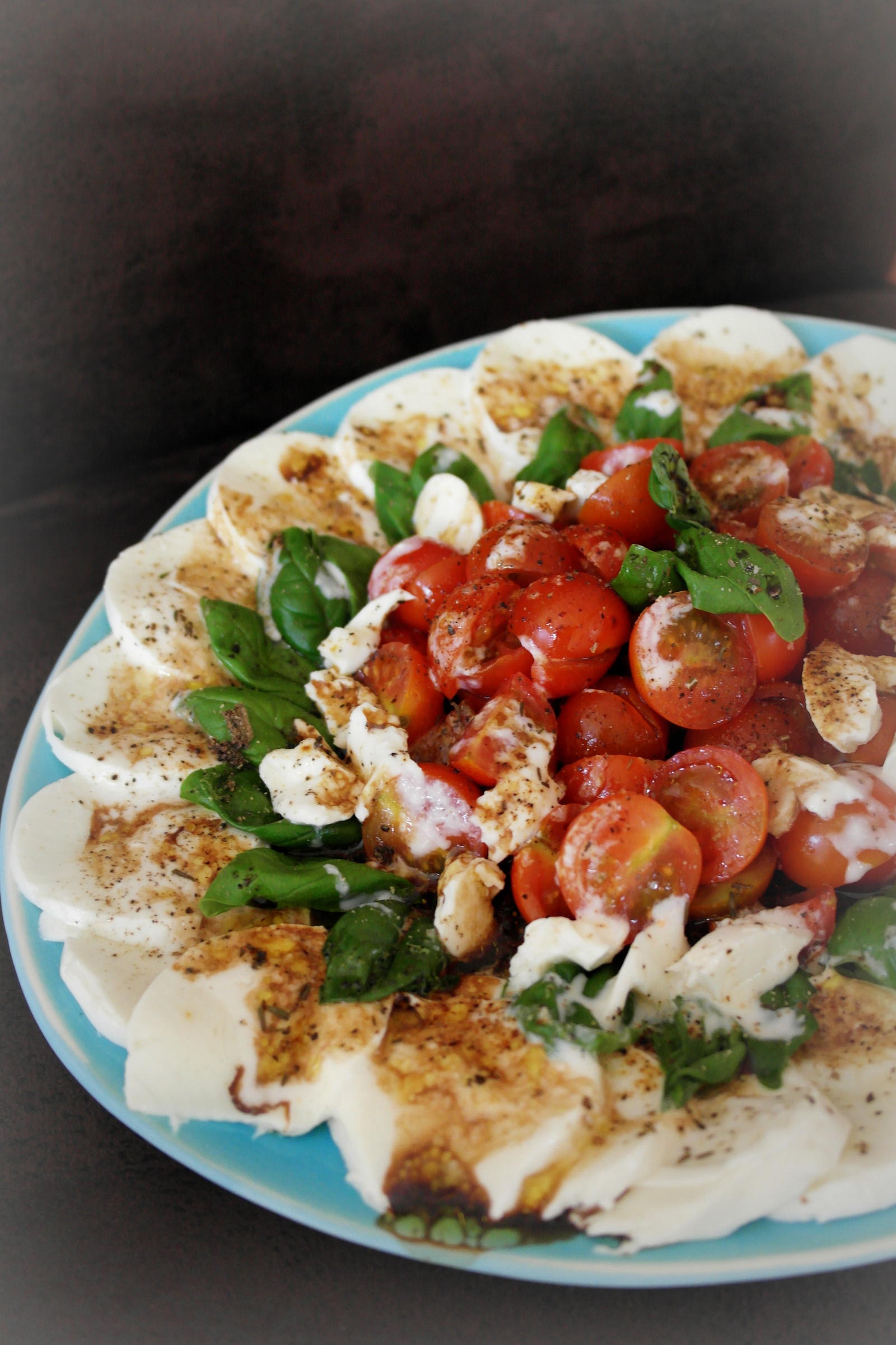 Bilder für Vorspeise, Salat: Tomaten und Mozzarella mit Meerrettich; Caprese mal anders; - Rezept