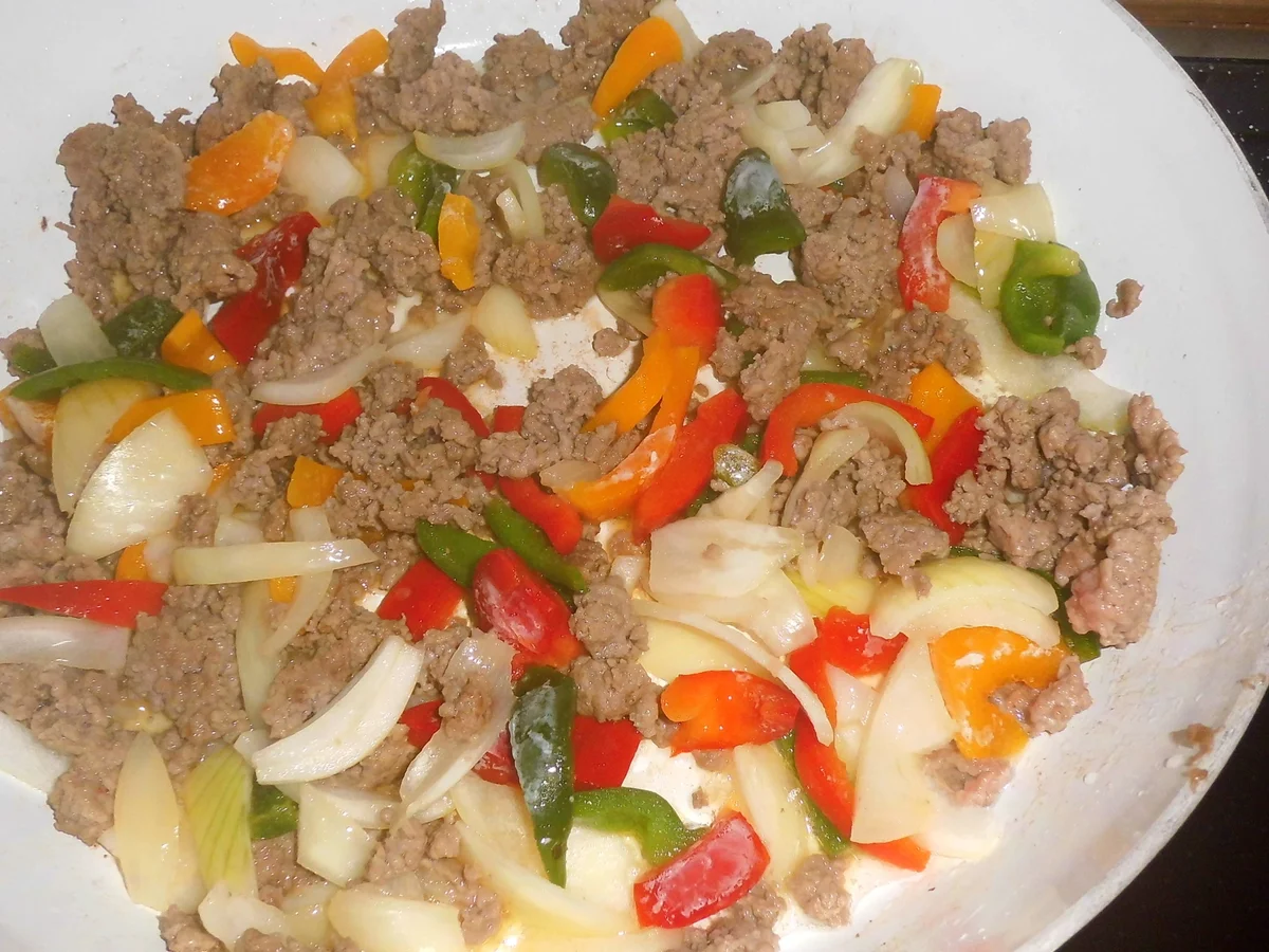 Rezept: hackfleisch-tomatensosse Bild Nr. 19 hackfleisch-tomatensosse - Rezept - Bild Nr. 19