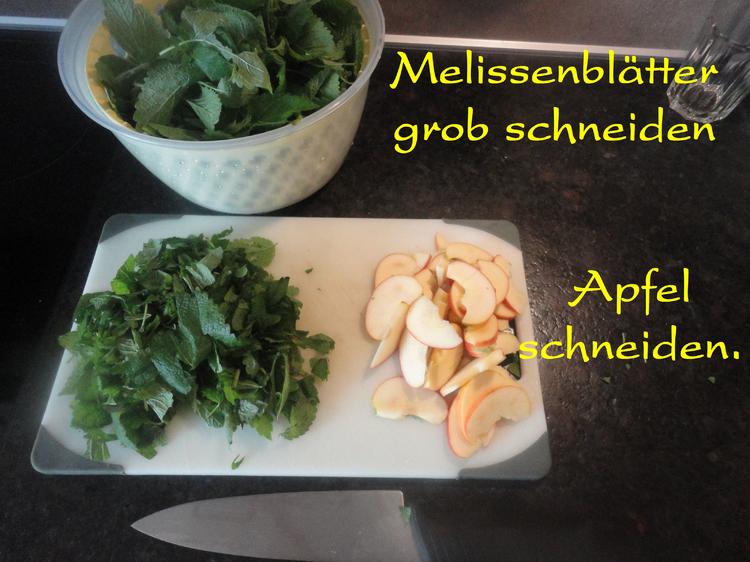 Zitronenmelissen Sirup - heiß angesetzt - Rezept - kochbar.de