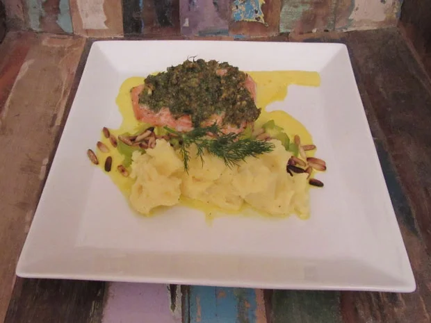 Wildlachs mit Honig-Kräuterkruste und Safran-Schaum - Rezept - Bild Nr. 18