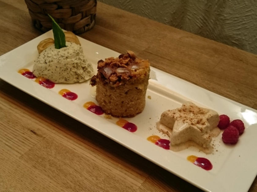 Marzipan Mohn Mousse mit Amarettini Törtchen und Zimtparfait an ...