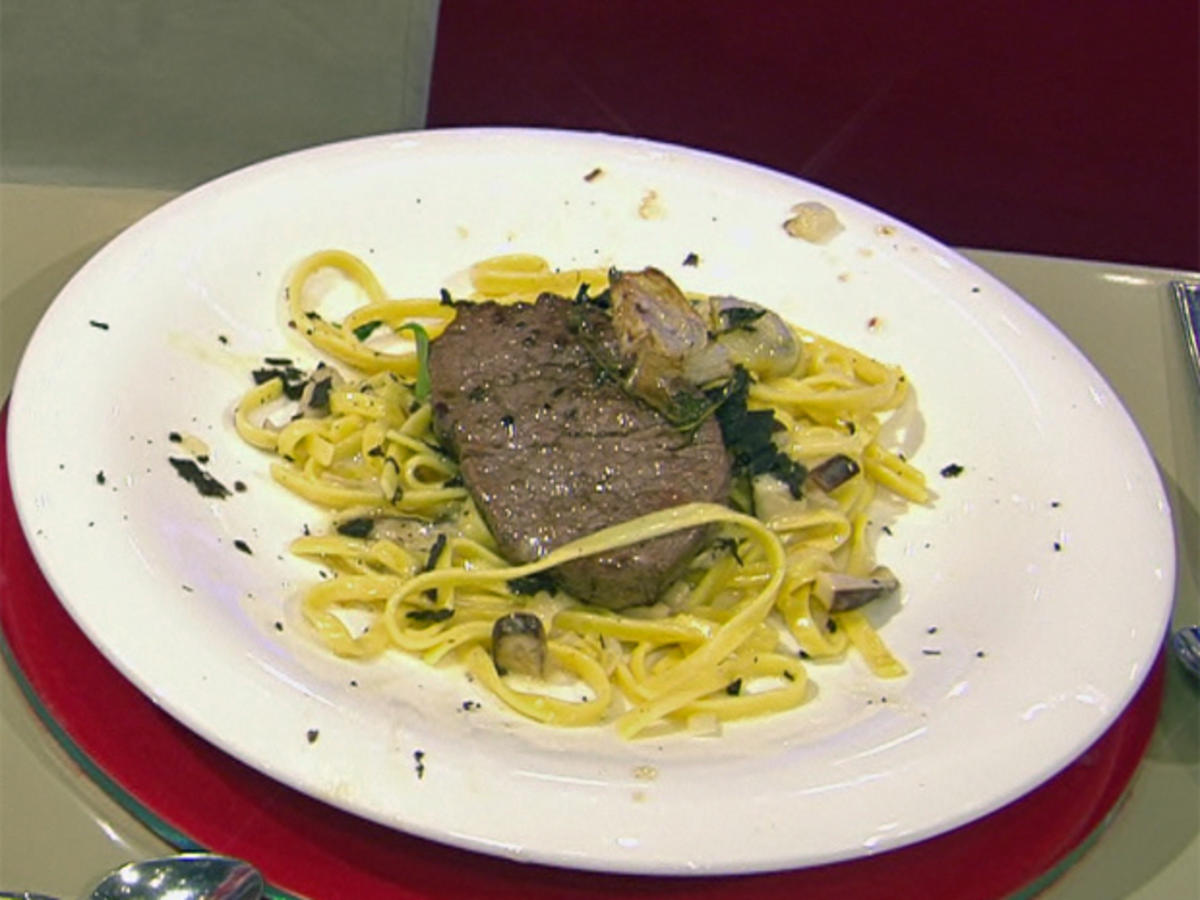 Rinderfilet mit Pilz-Trüffelsauce und Tagliatelle (Alessandra Meyer ...