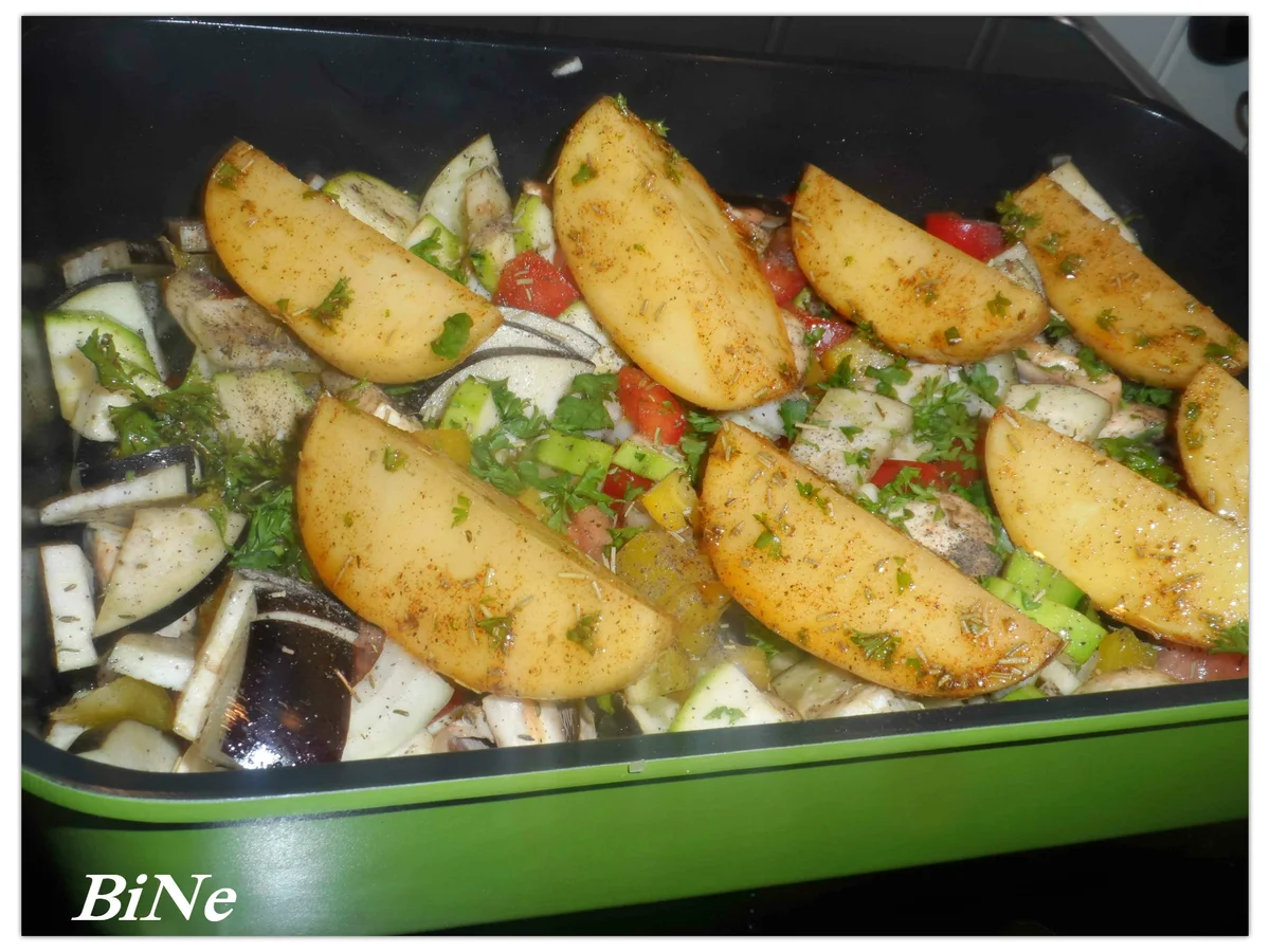 Rezept: BiNe` S HAEHNCHEN RATATOUILLE Bild Nr. 21 BiNe` S HAEHNCHEN RATATOUILLE - Rezept - Bild Nr. 21