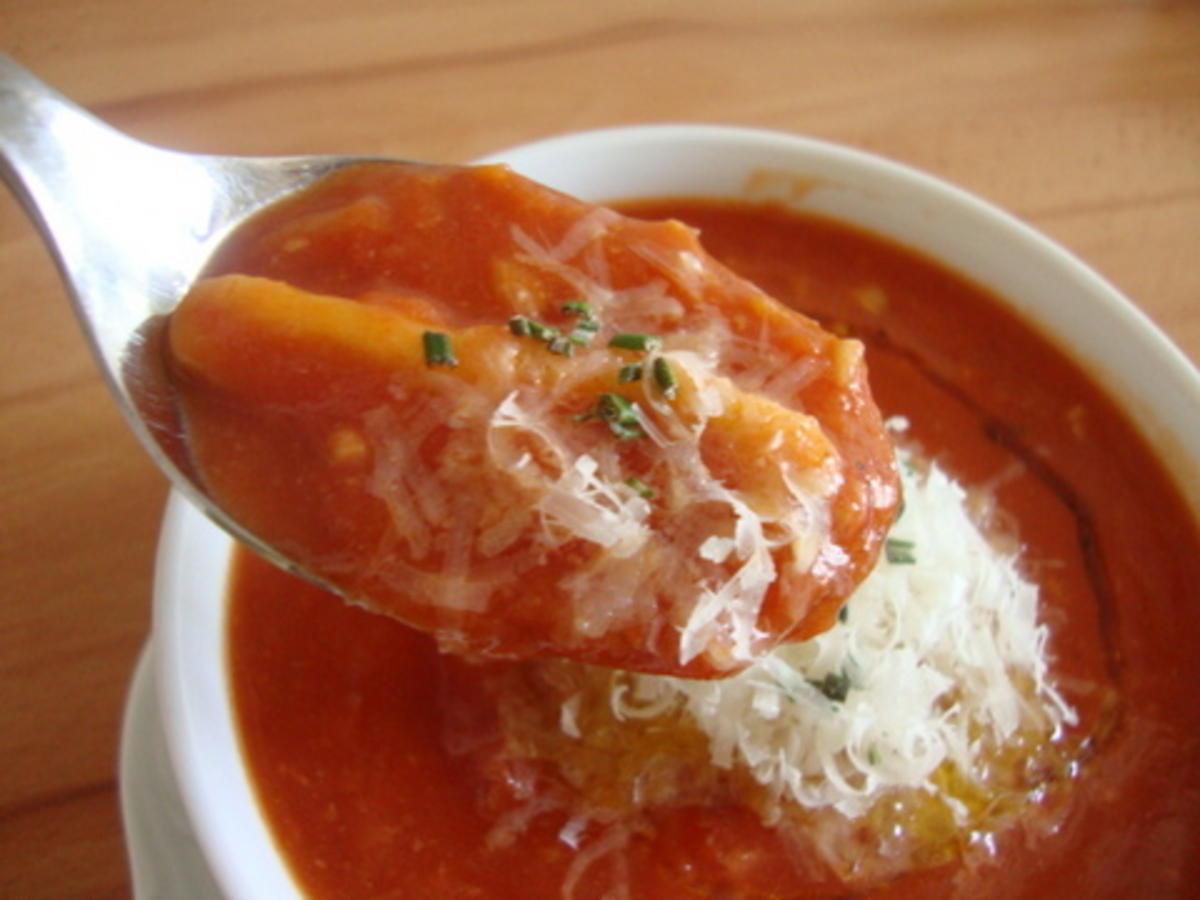 Kichererbsensuppe auf Tomaten Basis - Rezept Eingereicht von
SuppenGeniesser