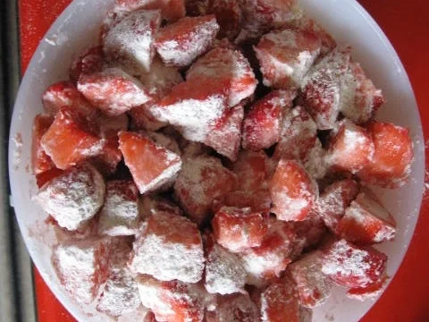 Erdbeergugelhupf - Rezept - Bild Nr. 13