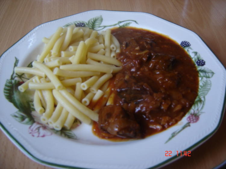 Zwiebelgulasch vom Rind - Rezept mit Bild - kochbar.de