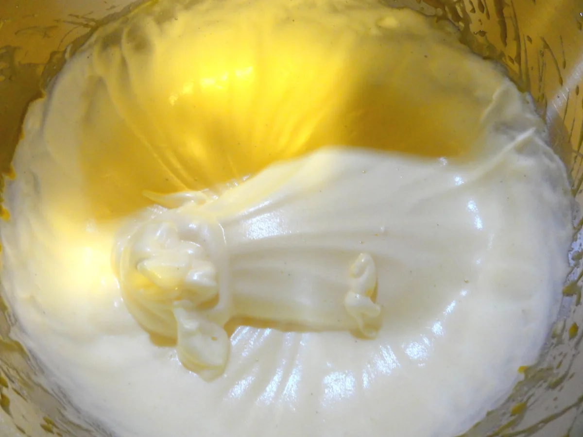 Rezept: Biskuit: BODEN und DECKEL für kalte Kuchen 26ø Springform Bild Nr. 4 Biskuit: BODEN und DECKEL für kalte Kuchen 26ø Springform - Rezept - Bild Nr. 4