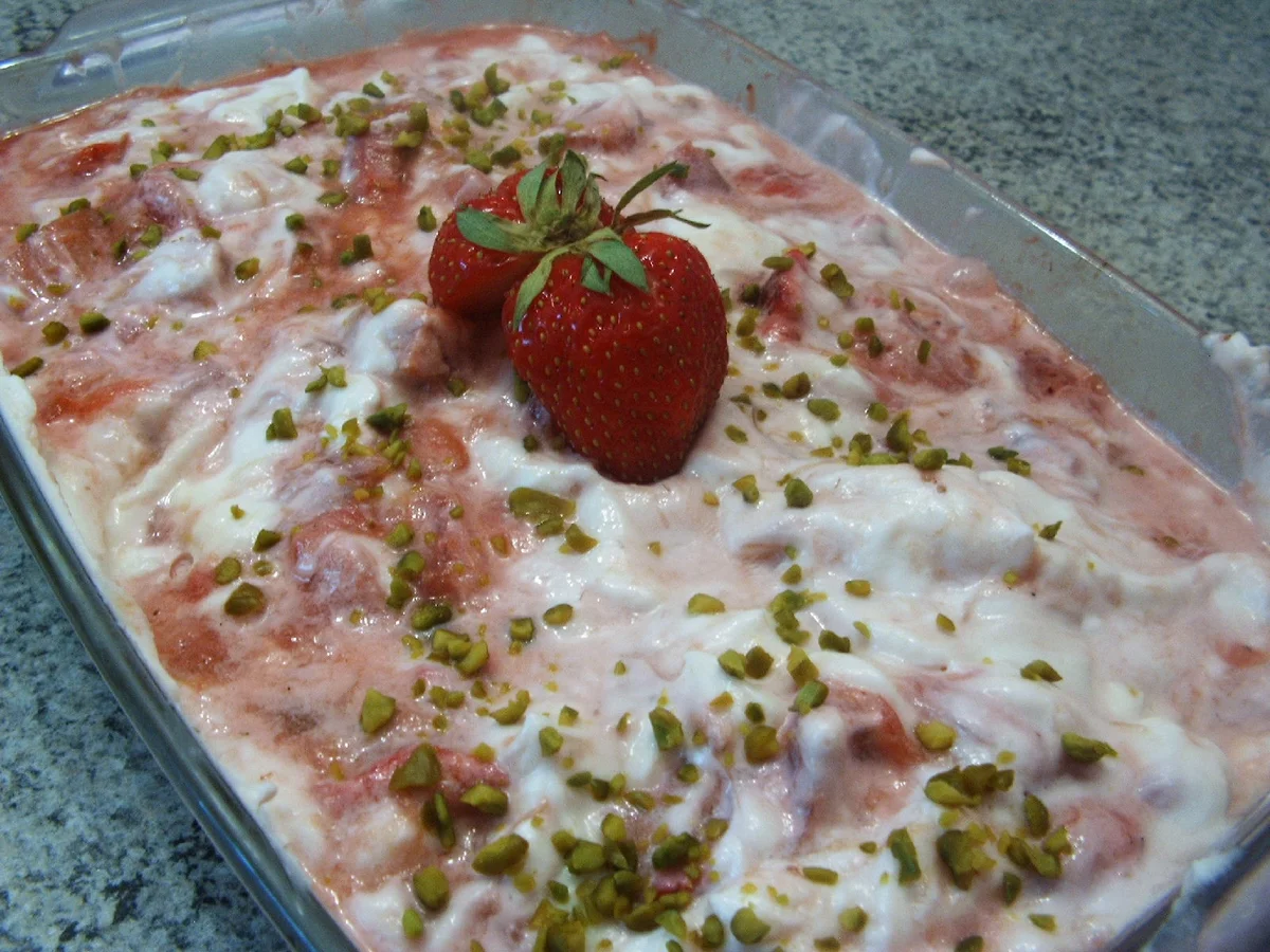 Rezept: Rhabarber-Erdbeer-Tiramisu Bild Nr. 8 Rhabarber-Erdbeer-Tiramisu - Rezept - Bild Nr. 8