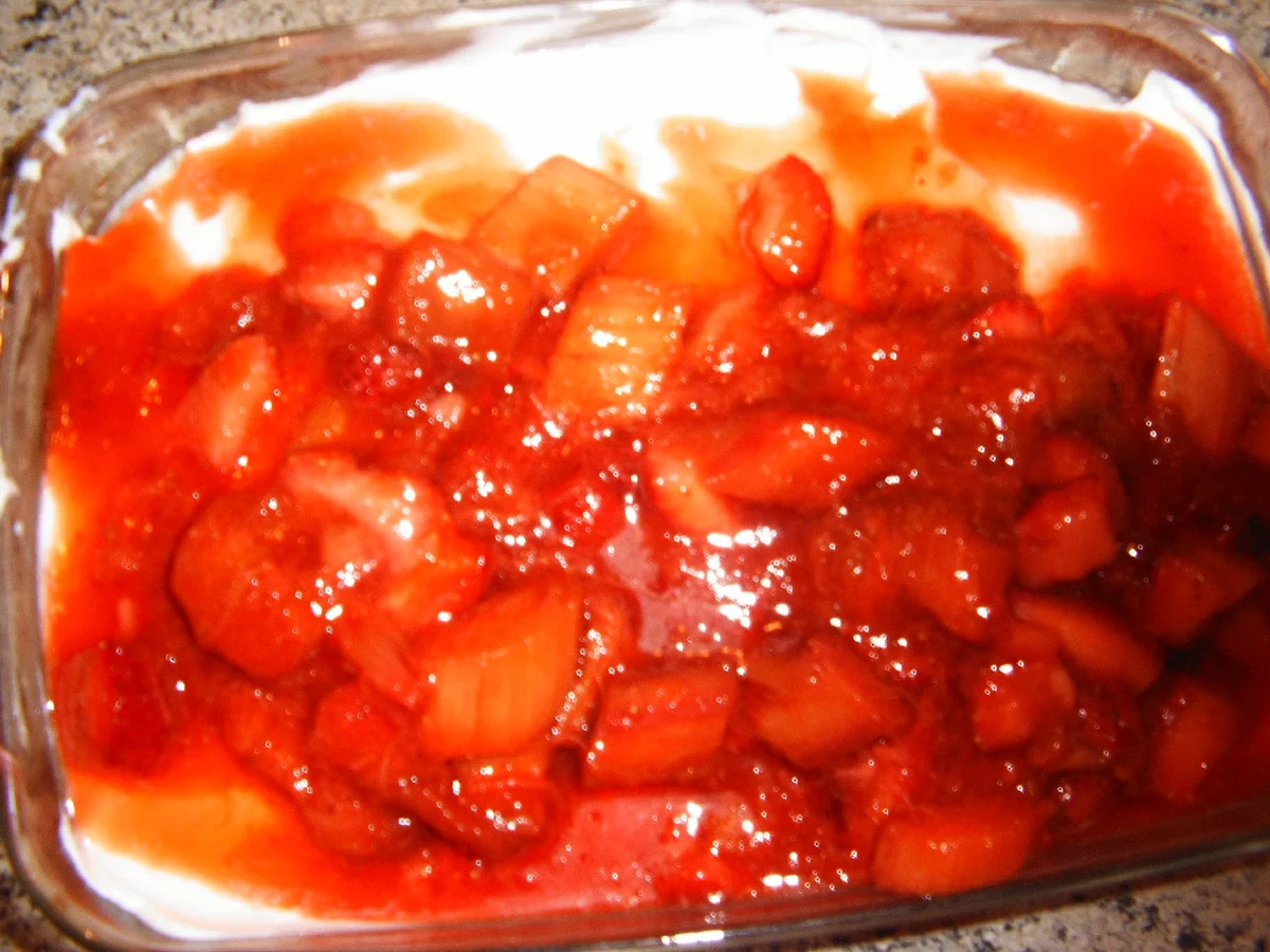 Rezept: Rhabarber-Erdbeer-Tiramisu Bild Nr. 14 Rhabarber-Erdbeer-Tiramisu - Rezept - Bild Nr. 14