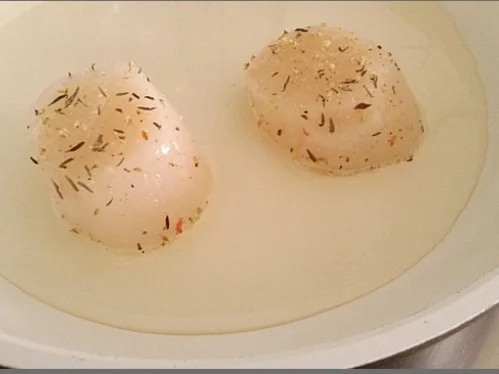 Rezept: Gebratene Jakobsmuscheln mit Wakame-Algensalat & Ingwerscheiben dazu Bild Nr. 23 Gebratene Jakobsmuscheln mit Wakame-Algensalat & Ingwerscheiben dazu - Rezept - Bild Nr. 23