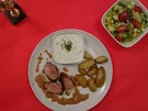 Rezept: Mariniertes Schweinefilet, Rosmarinkartoffeln, Kräuterquark, gemischter Salat Bild Nr. 25 Mariniertes Schweinefilet, Rosmarinkartoffeln, Kräuterquark, gemischter Salat - Rezept - Bild Nr. 25