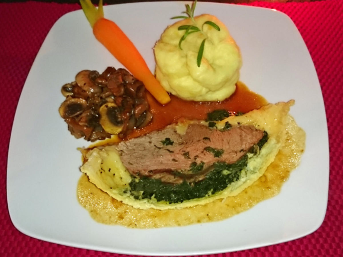 Rinderfilet im Spinat-Blätterteig-Mantel, Waldpilz-Ensemble an ...