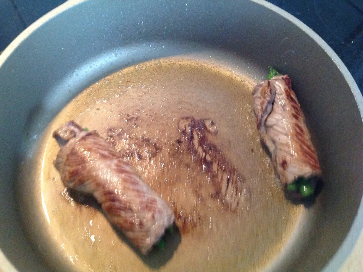 Kalbsschnitzelröllchen mit Grünem Spargel - Rezept - Bild Nr. 31