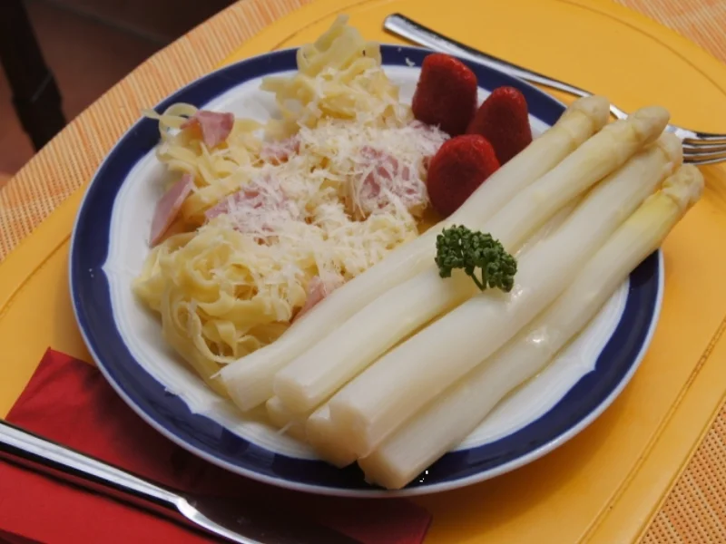 Rezept: Spargel mit Tagliatelle Bild Nr. 46 Spargel mit Tagliatelle - Rezept - Bild Nr. 46