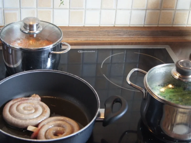 Rezept: Bratwurstschnecke mit grünen Bohnen und Möhren-Kartoffelstampf Bild Nr. 53 Bratwurstschnecke mit grünen Bohnen und Möhren-Kartoffelstampf - Rezept - Bild Nr. 53