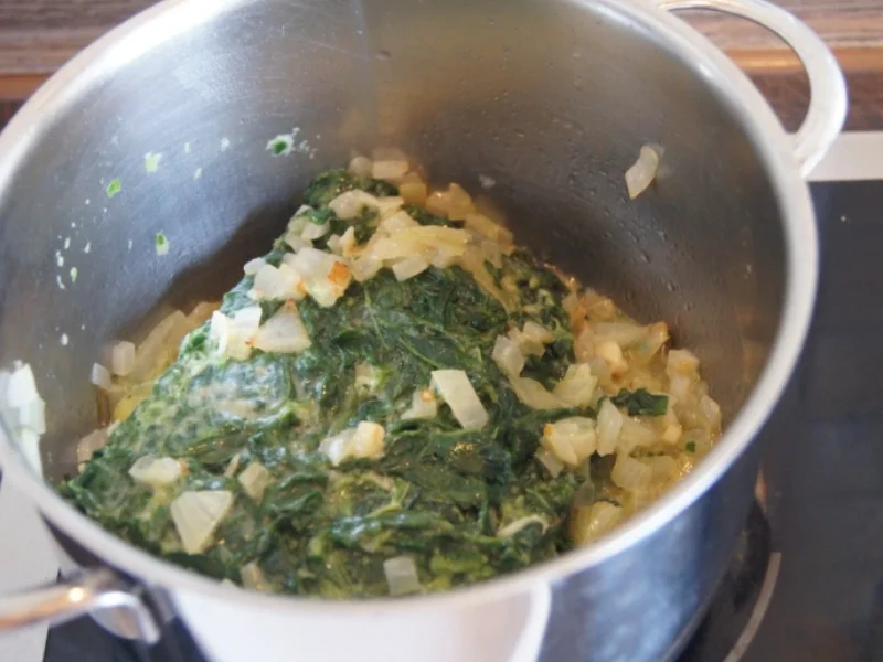 Rezept: Lachsfilet mit Rahm-Spinat und Curry-Kartoffelpilzen Bild Nr. 58 Lachsfilet mit Rahm-Spinat und Curry-Kartoffelpilzen - Rezept - Bild Nr. 58