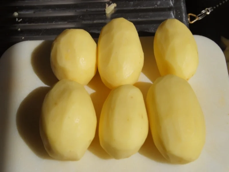 Rezept: Lachsfilet mit Rahm-Spinat und Curry-Kartoffelpilzen Bild Nr. 62 Lachsfilet mit Rahm-Spinat und Curry-Kartoffelpilzen - Rezept - Bild Nr. 62