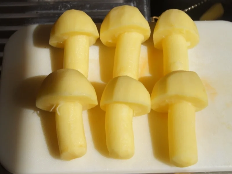 Rezept: Lachsfilet mit Rahm-Spinat und Curry-Kartoffelpilzen Bild Nr. 63 Lachsfilet mit Rahm-Spinat und Curry-Kartoffelpilzen - Rezept - Bild Nr. 63