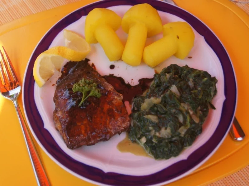 Rezept: Lachsfilet mit Rahm-Spinat und Curry-Kartoffelpilzen Bild Nr. 65 Lachsfilet mit Rahm-Spinat und Curry-Kartoffelpilzen - Rezept - Bild Nr. 65