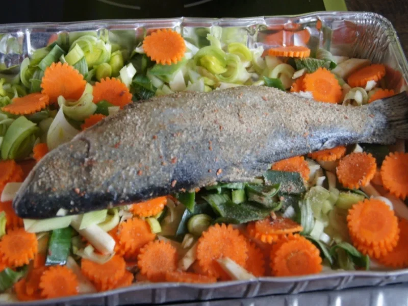 Rezept: Regenbogenforelle mit grünen Bohnen und Curry-Kartoffeln Bild Nr. 64 Regenbogenforelle mit grünen Bohnen und Curry-Kartoffeln - Rezept - Bild Nr. 64