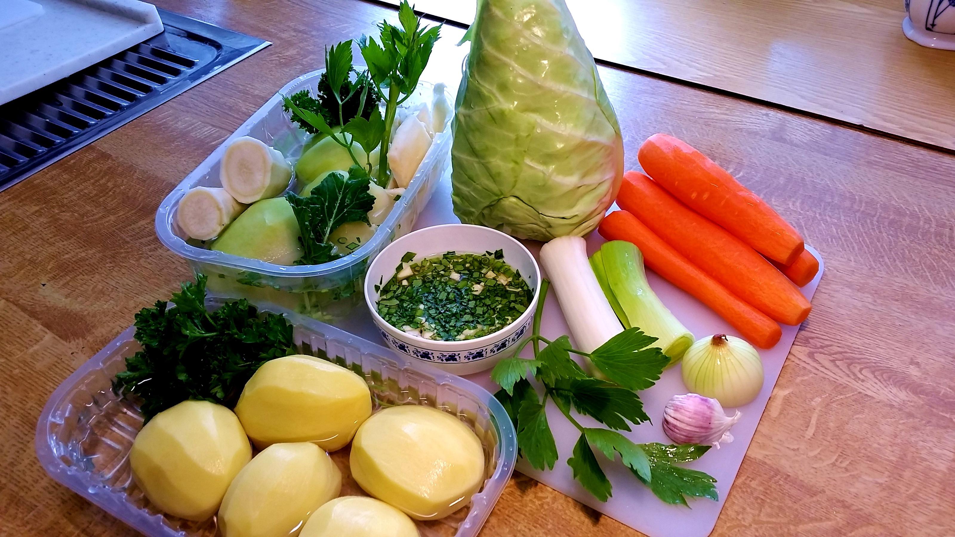 Bilder für Spitzkohl-Suppe - Rezept