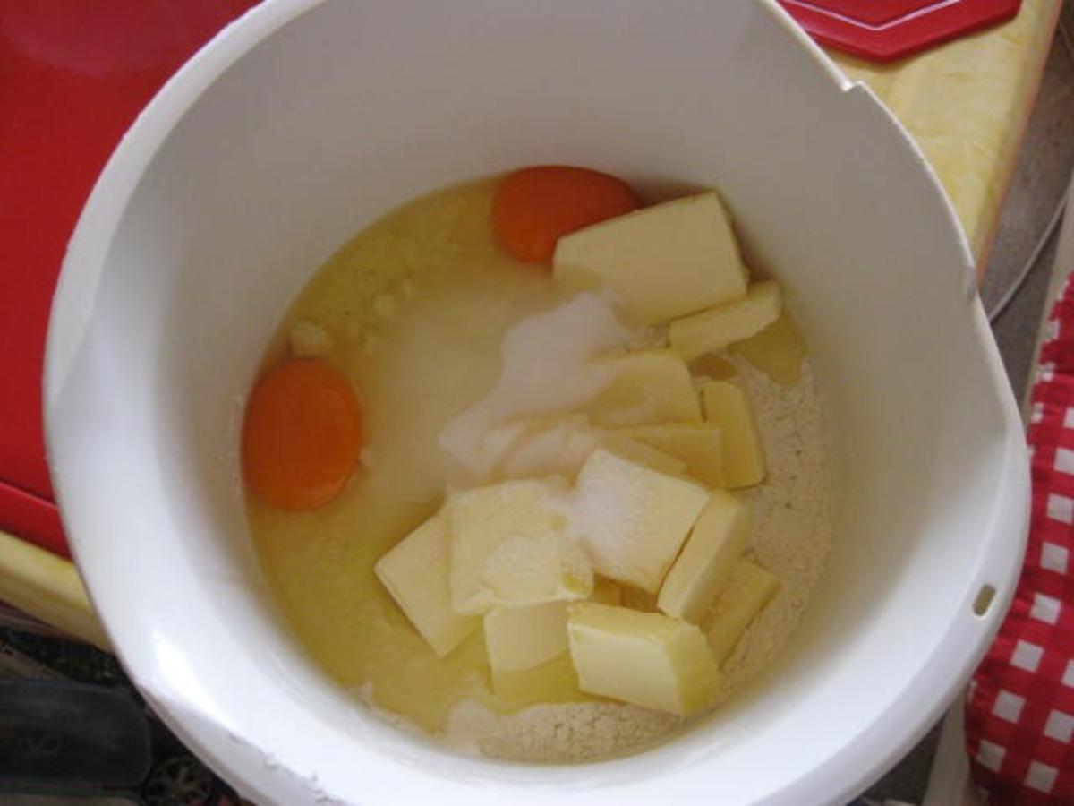Quark Streusel Kuchen mit Rhabarber - einfach - von manschie
