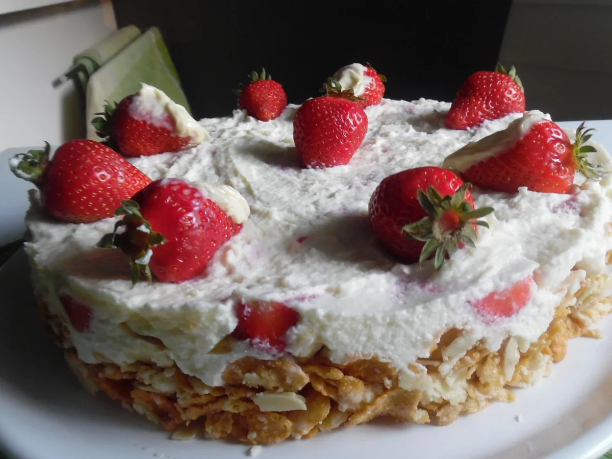 Rezept: Crunchy Erdbeertorte Bild Nr. 98 Crunchy Erdbeertorte - Rezept - Bild Nr. 98