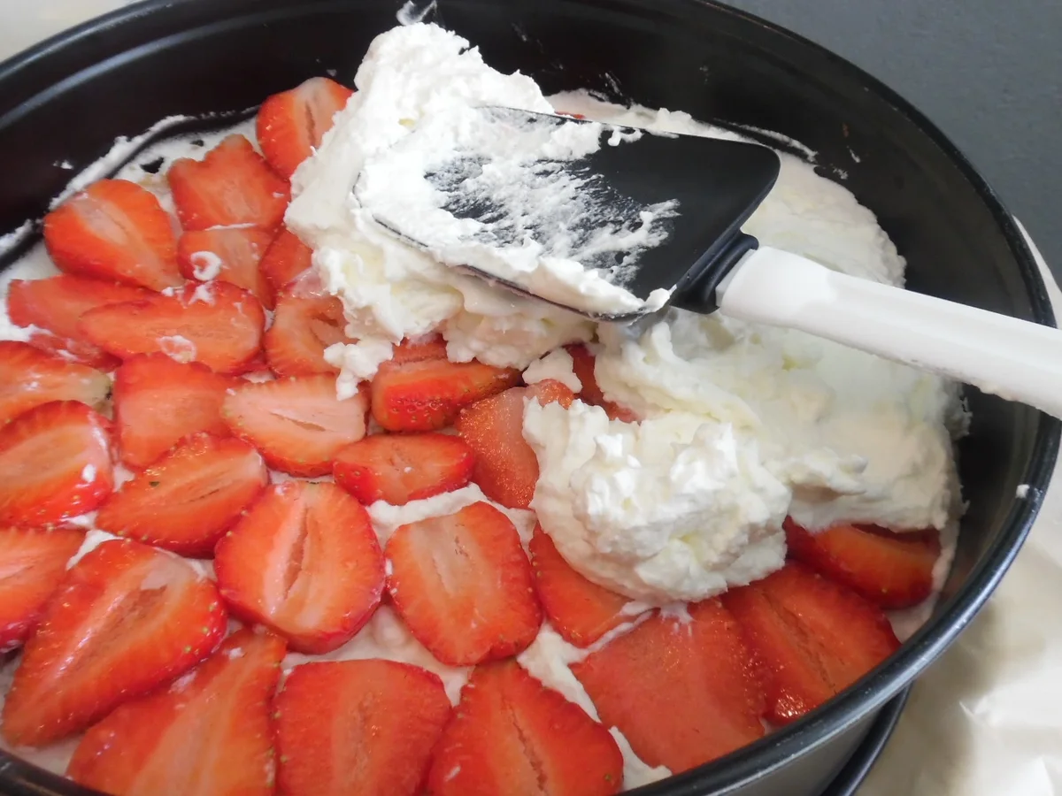 Rezept: Crunchy Erdbeertorte Bild Nr. 99 Crunchy Erdbeertorte - Rezept - Bild Nr. 99